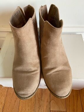 Justice Girls Tan Suede Ankle Boots